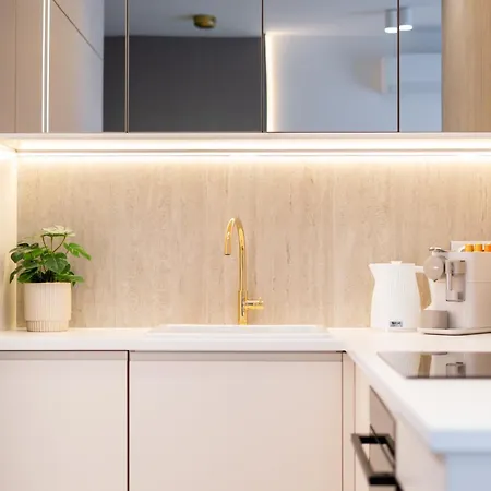 Glossy G30 クラクフ